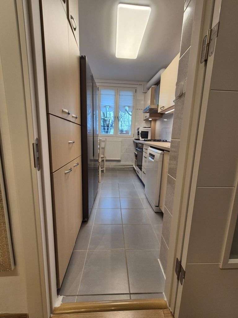Apartament Luminos 4 camere cu Centrala si 2 locuri parcare. Izvorul Muresului. - Poză 11
