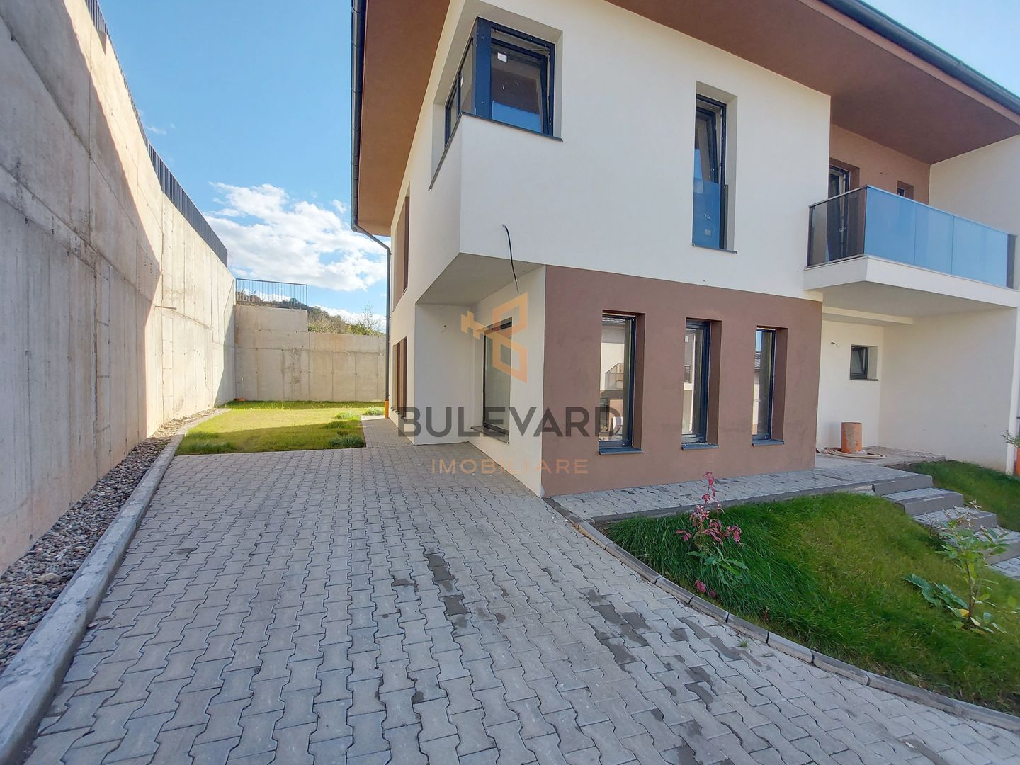 Casa tip duplex/CF/teren 290 mp/zona strazii Crizantemelor! - Poză 2