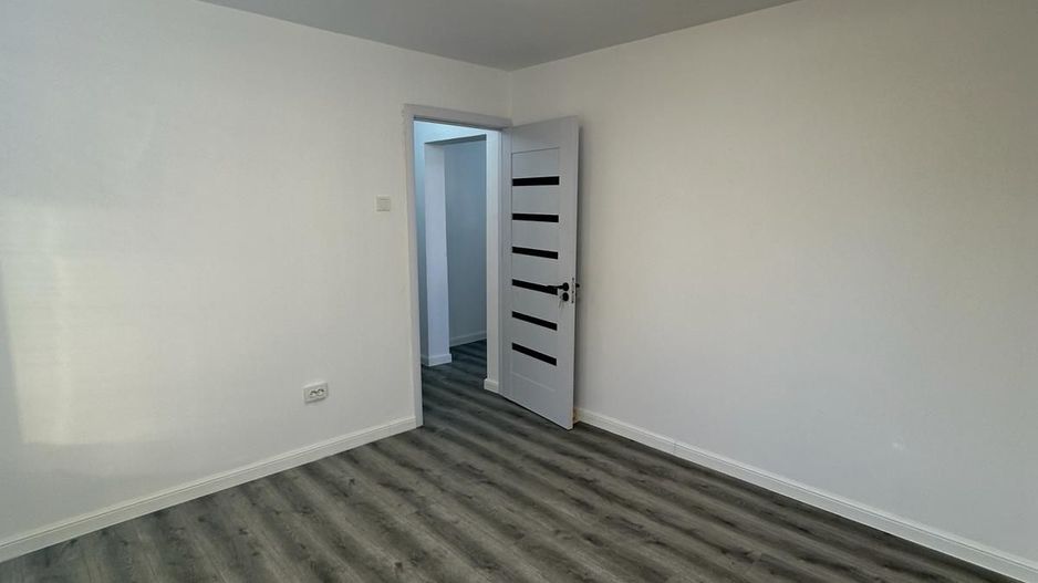 3 Camere Decomandat - Aparatorii Patriei - Loc de parcare - Poză 14