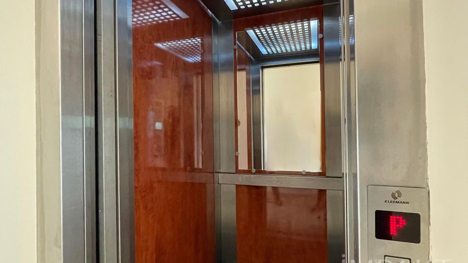 Cladire premium inchiriere | Showroom, clinica, birouri | Buna Ziua - Poză 20