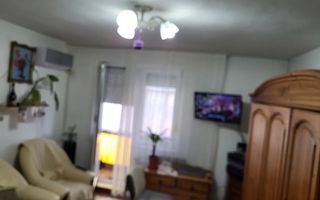 Ag. EUROPA vinde ap. 2 cam. In zona ultracentrala la etajul 4. - Poză 1