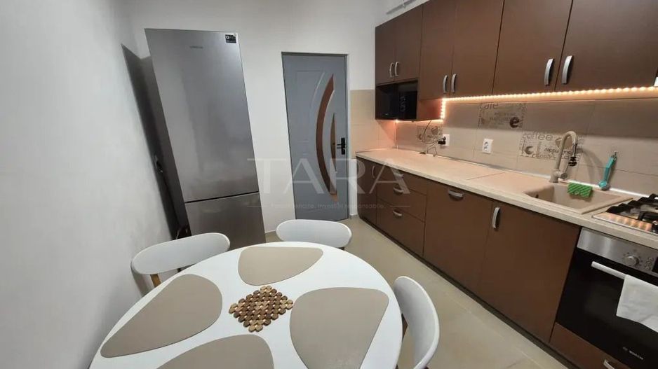 Apartament cu 3 camere, balcon și parcare – zona Panemar, Florești. - Poză 3