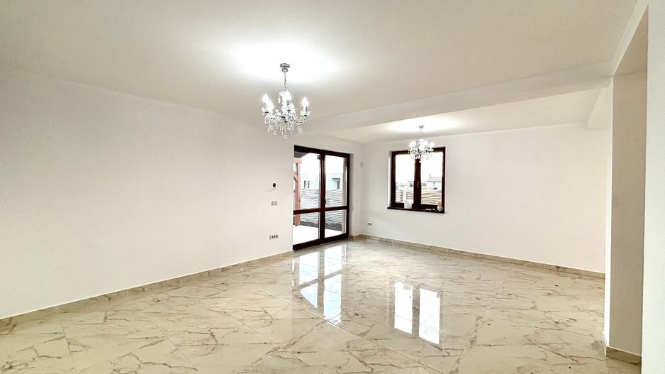 Duplex  cu 4 camere si teren generos , Sacalaz - Poză 8