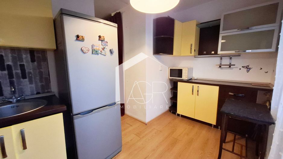 Apartament cu 2 camere de vanzare, zona Central - Poză 5