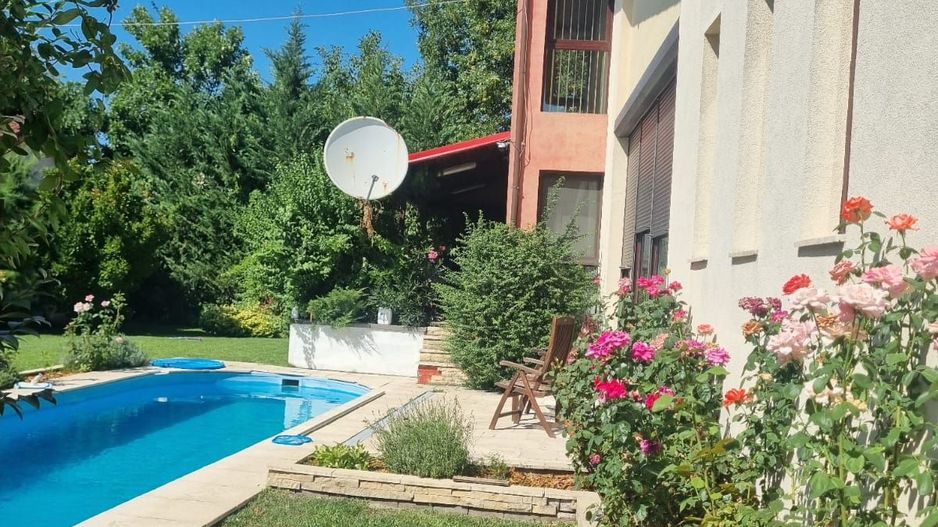 Vilă cu 4 camere de închiriat în zona Braytim cu piscina - Poză 24