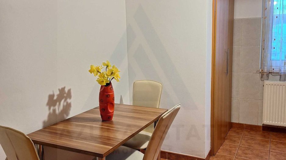 Apartament 84 mp utili  4 camere 3 dormitoare 2 balcoane  zona Strand I - Poză 4