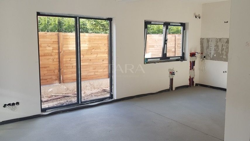 Casa de vanzare tip duplex in cartierul Europa,zona Bibescu - Poză 1