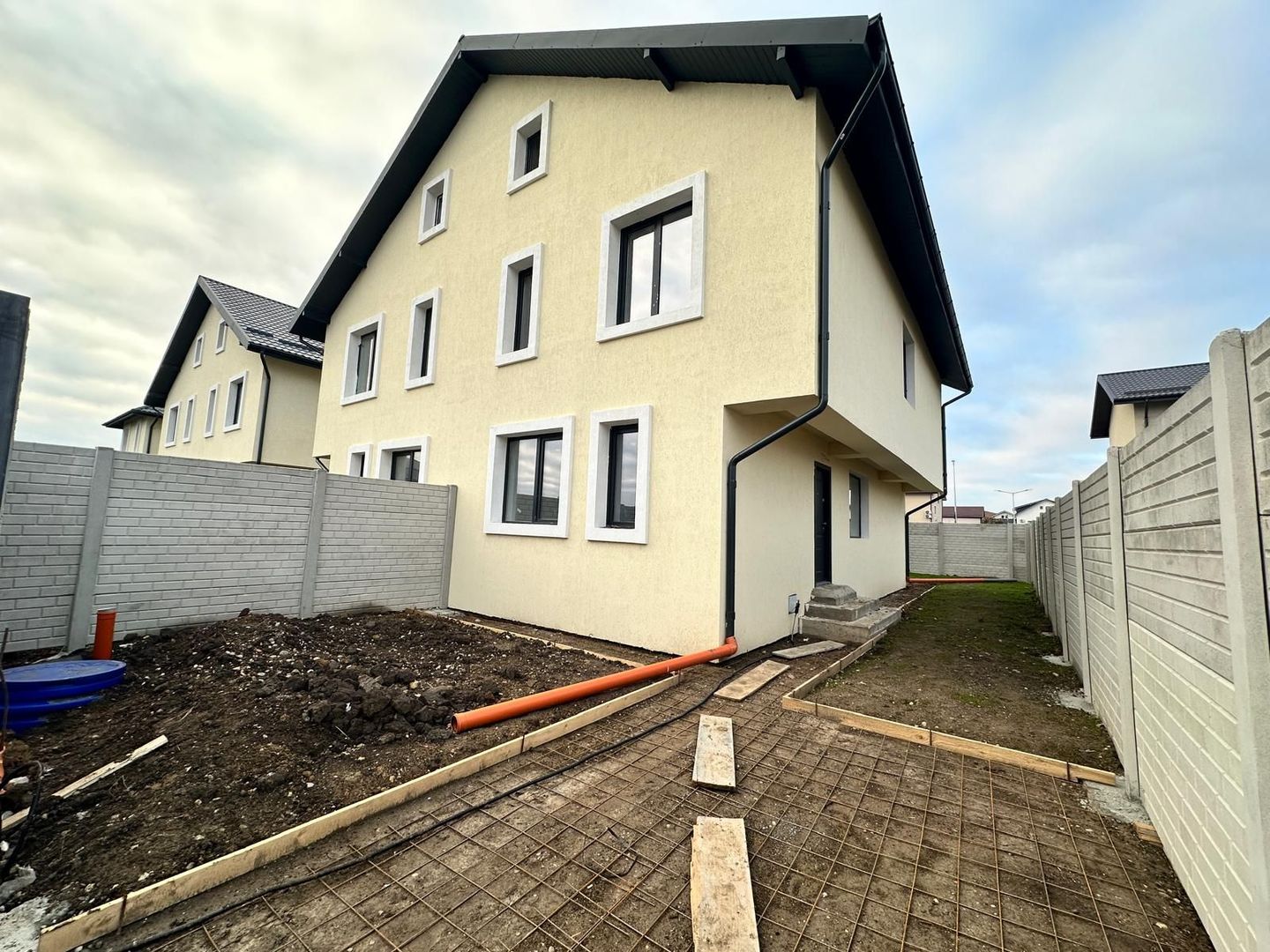 CASA DUPLEX BRAGADIRU, 4 CAMERE, CENTRALA, 177 MP TEREN, COMISION 0% - Poză 1