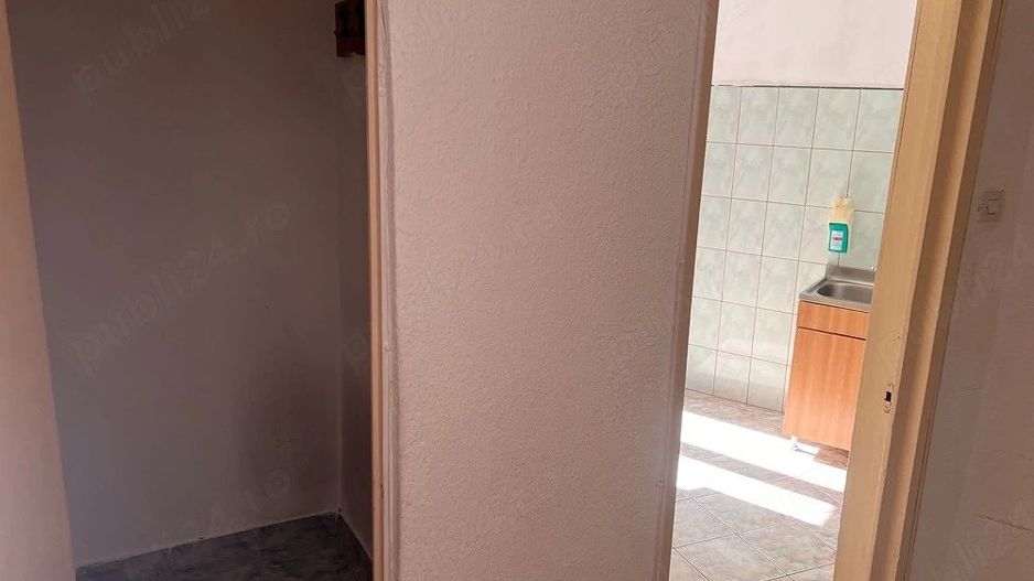 Vanzare Apartament decomandat 2 camere, bloc 1980, 1 min metrou Obor - Poză 5