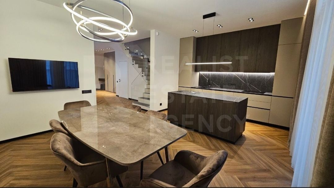 Chirie towhouse, 3 nivele, str. Lacului, Centru - Poză 2