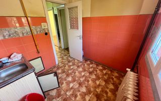 Ap 2 cam , zona Circumvalatiunii, etaj intermediar, decomandat - Poză 3