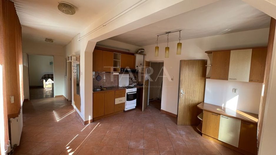 Casă de vânzare în zona Iris - Poză 1