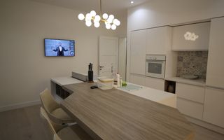 Casă / Vilă cu 8 camere de vânzare în zona Est - Poză 8