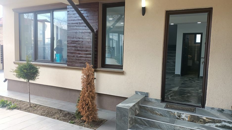 Vila dupex complex privat Otopeni | 23 August - Poză 1
