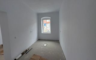 Apartament 3 camere | 84 mp | Parter | Renovat | Piața Cibin - Poză 3