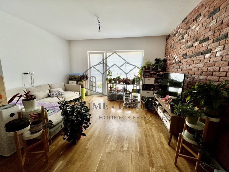 Vila in complex imobiliar - Poză 1