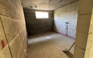 De vanzare apartament 3 camere, la vila, 130mp teren, Lac Chereteu - Poză 6