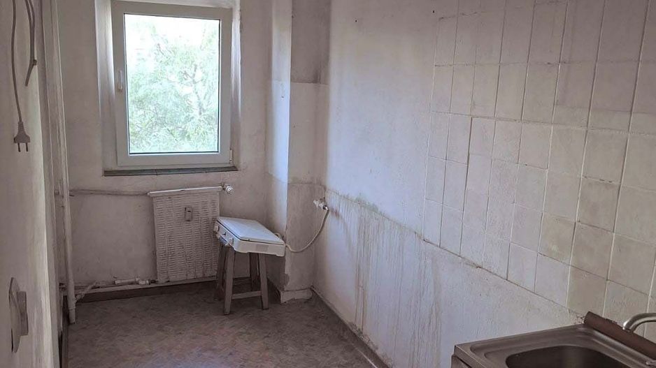 Vanzare Garsoniera spatioasa in Titan, 42mp, 10 min metrou, bloc 1986 - Poză 3