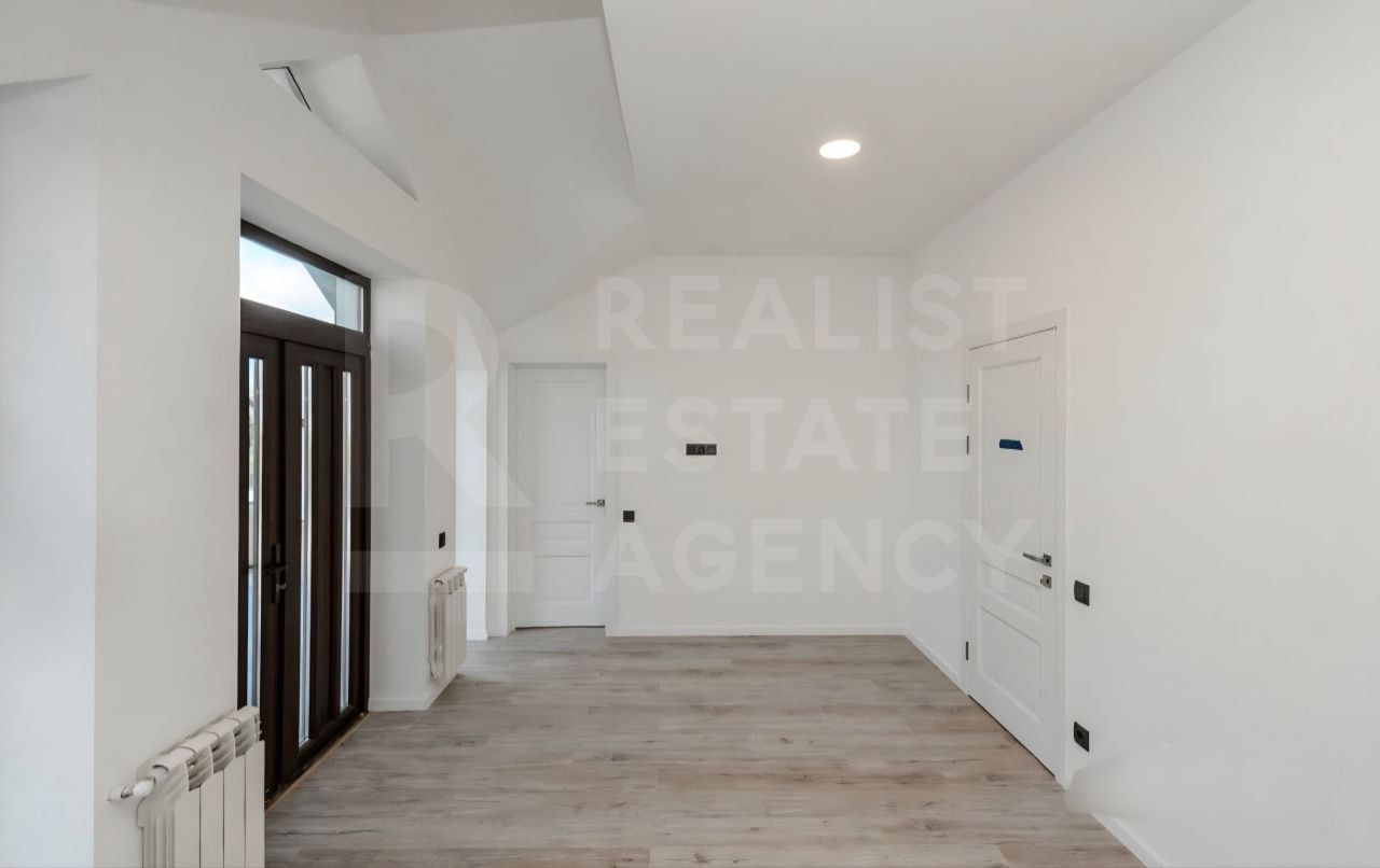 Vânzare, casă,  in 2 nivele, Poiana Domneasca. - Poză 12