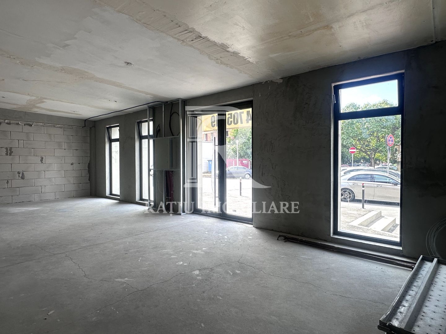 Spatiu comercial de închiriat | Rogerius | Oradea - Poză 1