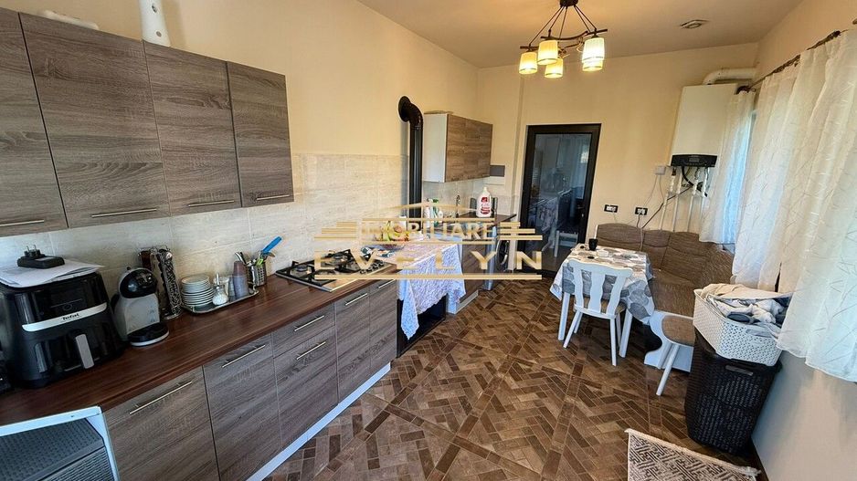 De vânzare – Proprietate completă: casă + anexă + teren - Poză 7