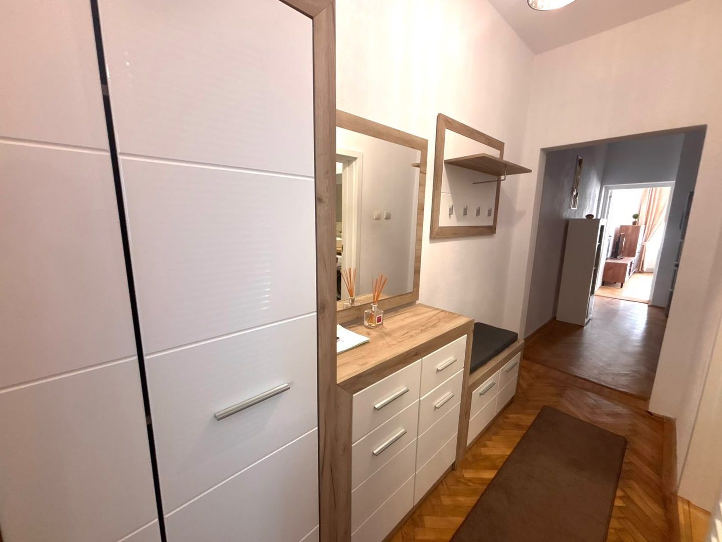 Apartament modern și elegant în zona Centrală - Poză 14