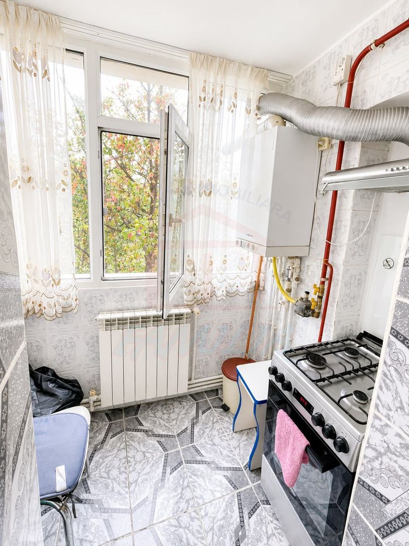 78000 euro, 2 camere decomandat , Micro 21 etaj 1, mobilat si utilat - Poză 8