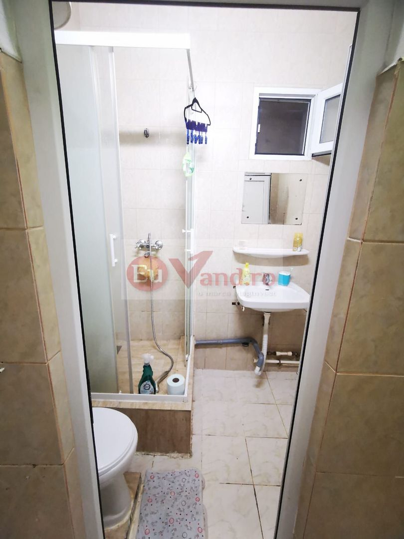 De inchiriat casa cu 2 camere, strada Romana, 300 euro - Poză 7