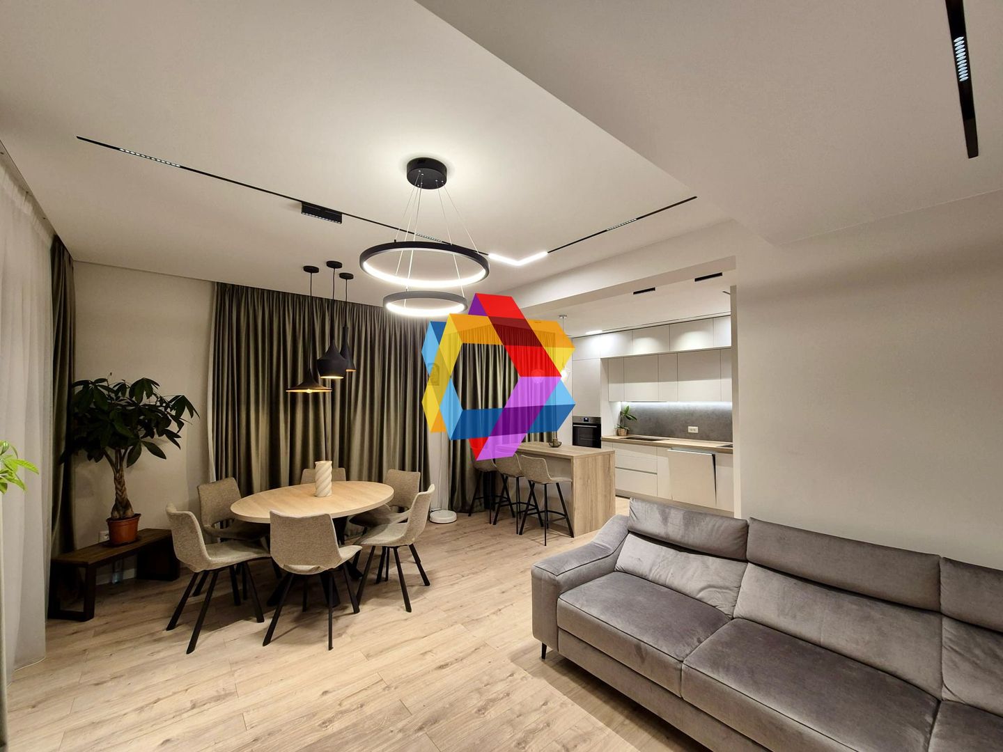 Casă 5 camere de vânzare Brasov - zona Tractorul - 118 mp - plus-imo.ro - Poză 3