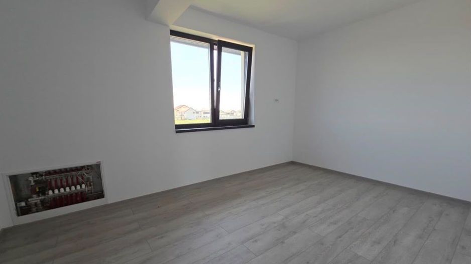 CASA INDIVIDUALA GLINA, INCALZIRE PARDOSEALA, TEREN 325 MP, COMIS 0% - Poză 4