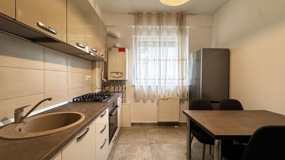 Apartment 2 camere, decomandat,  loc de parcare, Complexul Studențesc - Poză 12