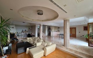 Casă Vilă cu 9 camere și piscină încălzită în localitatea Cornu - Poză 3