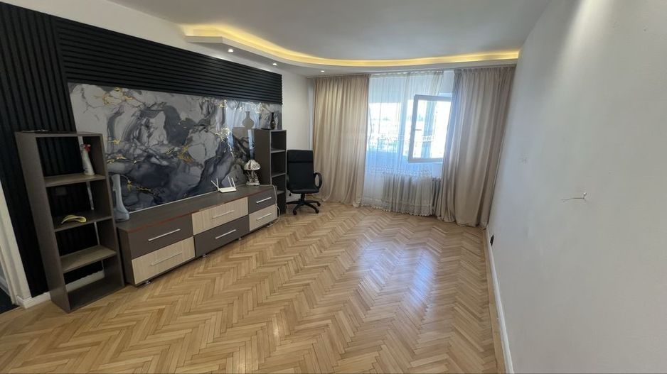 Vanzare Apartament 3 camere, 71 mp, etaj 4/4, decomandat – Zona Rahova - Poză 2