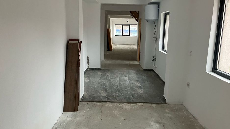 Casa/Vila 6 camere Piata Victoriei, Buzesti / An 2023 - Poză 12