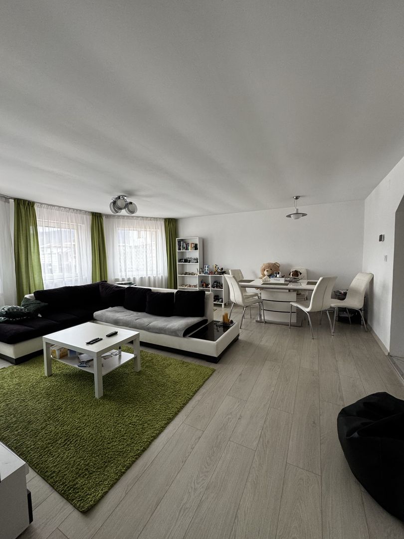 Casa de Vânzare cu lac - Poză 3