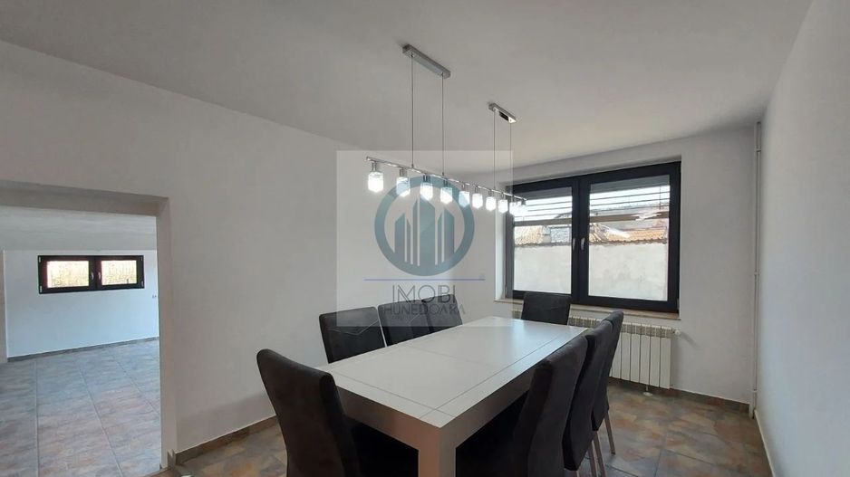 Vila deosebita în loc Simeria, zona ultracentrala - Poză 3