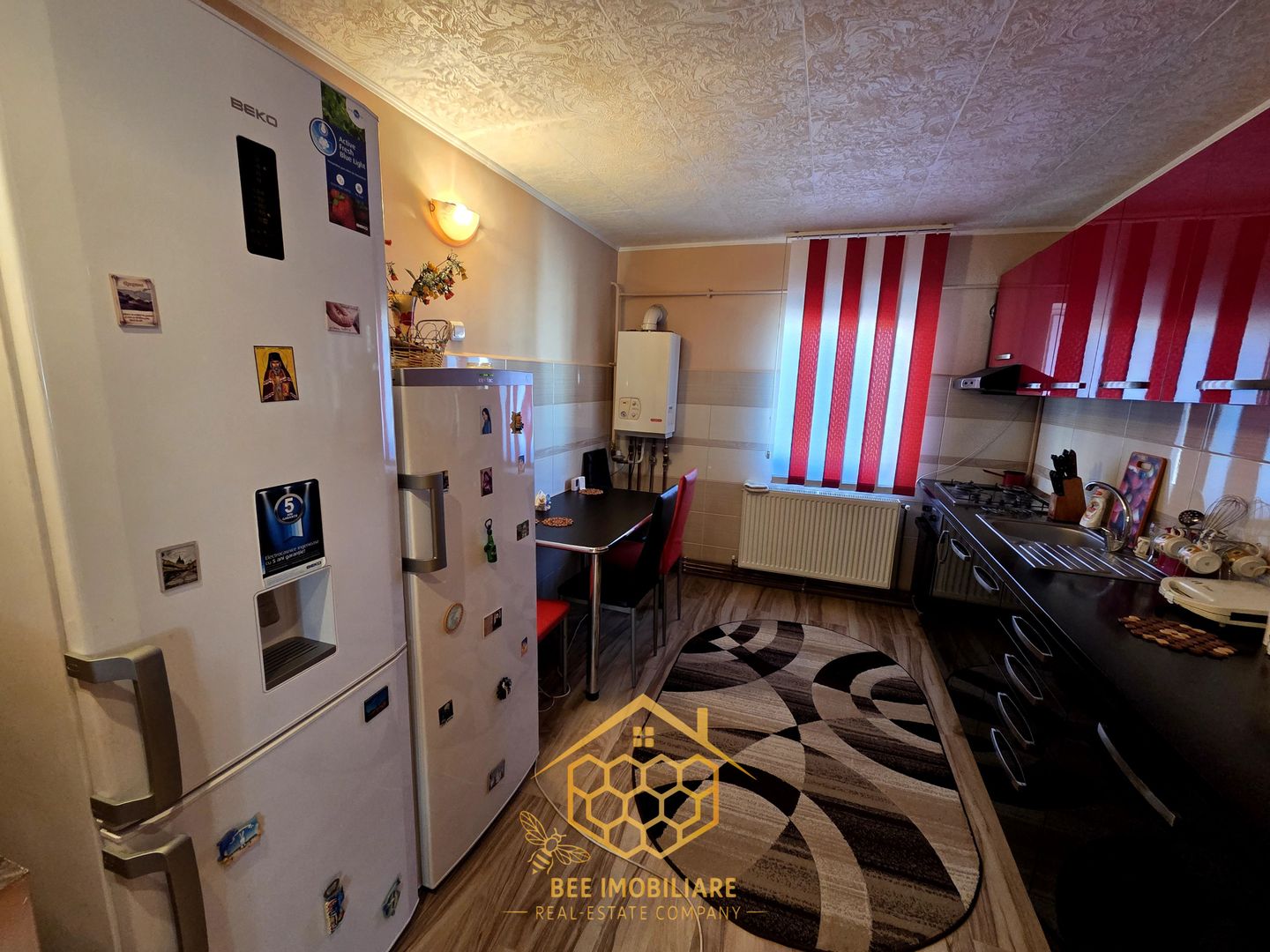 Apartament cu 3 camere in zona centrala - Filiasi - Poză 3