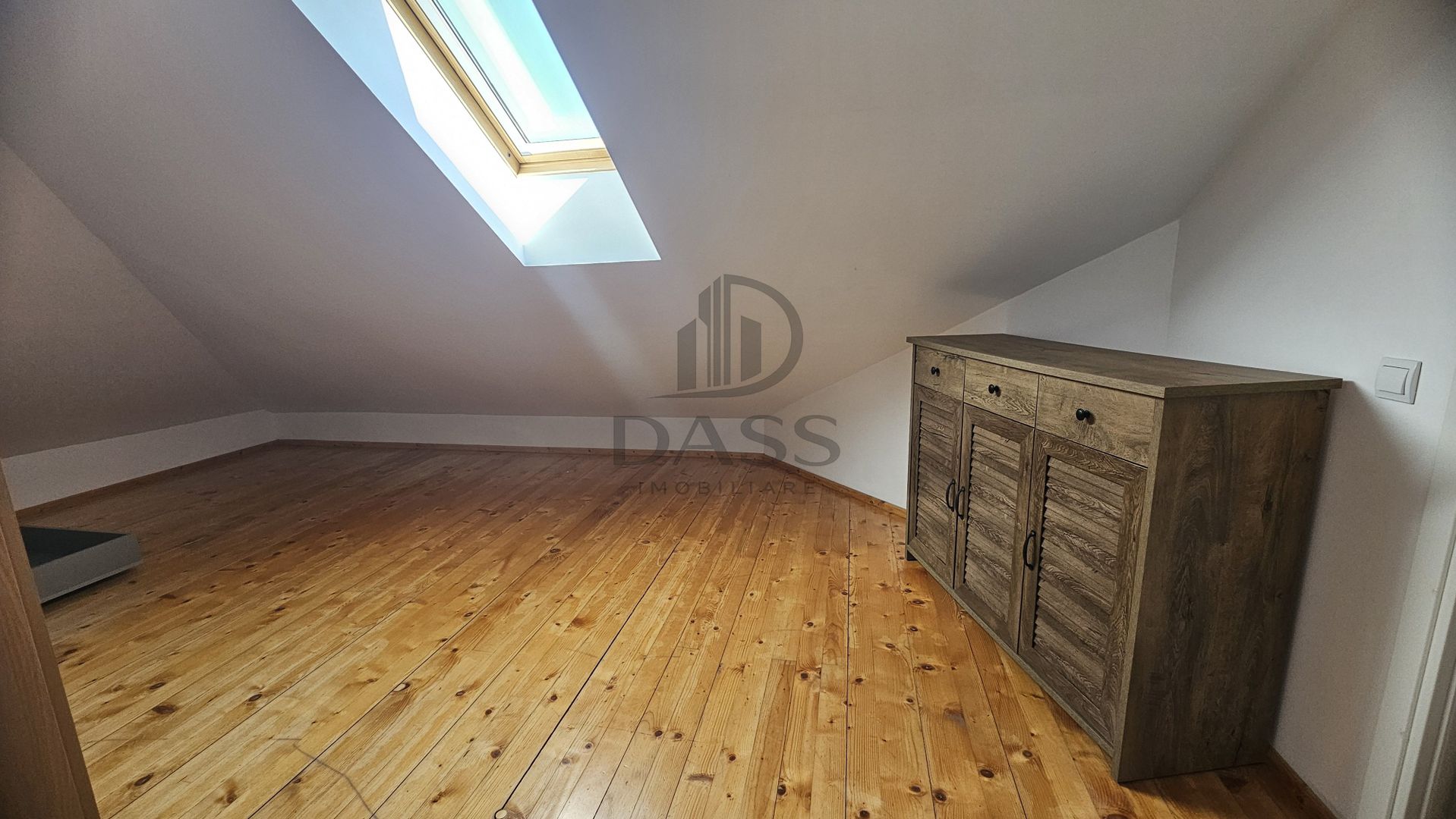 Apartament de inchiriat 6 camere 179 mp Etaj 2 + mansardă - Poză 18
