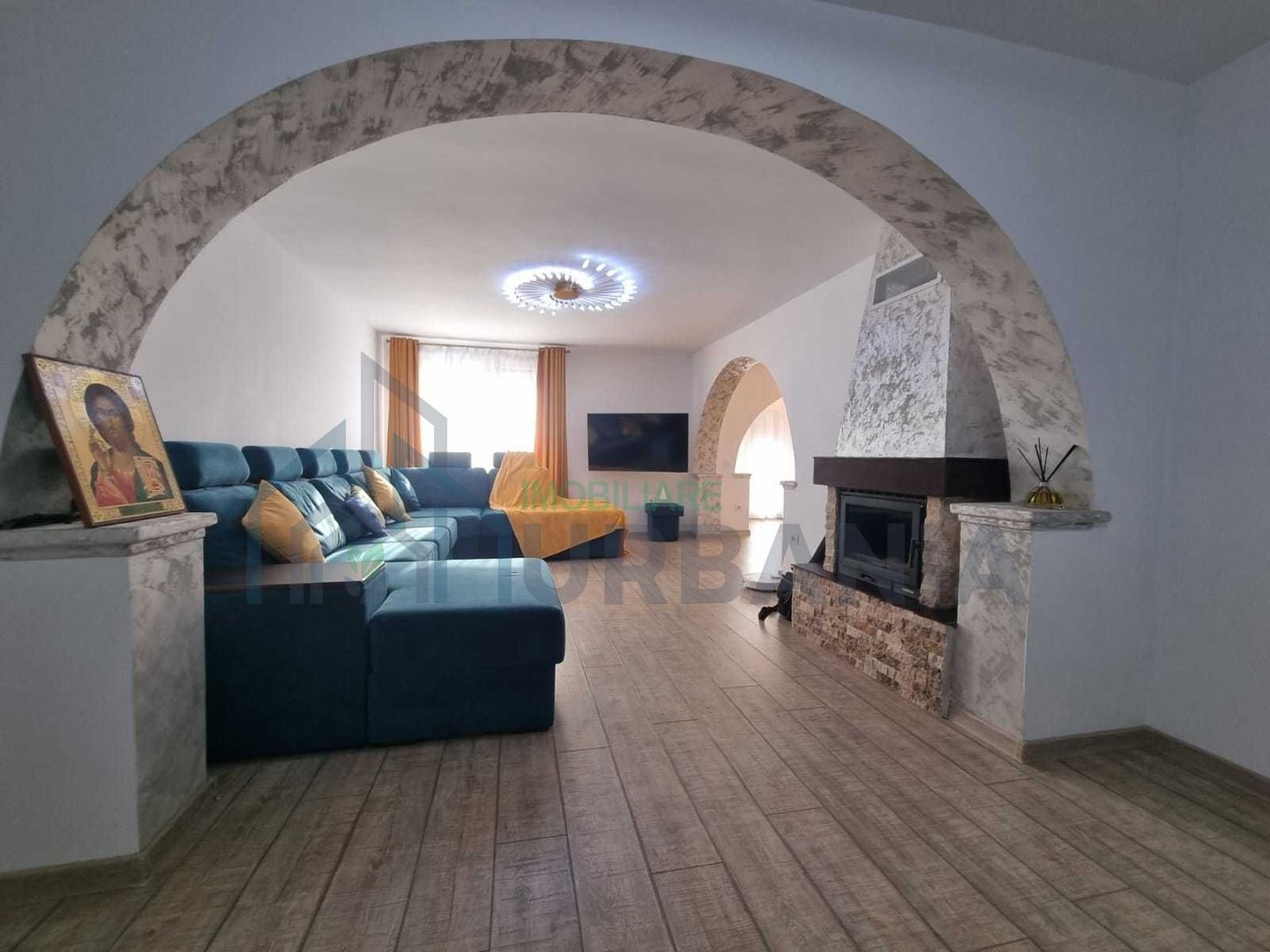 Vilă modernă în Valea Adâncă, cu 4 dormitoare, renovată în 2022, teren 410 mp - Poză 2