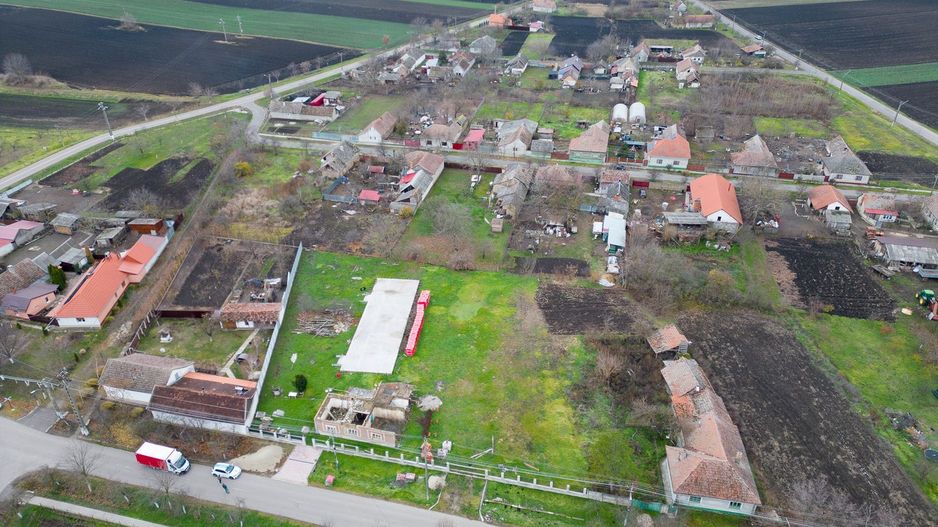 Teren intravilan cu fundatie inceputa si materiale - Poză 7