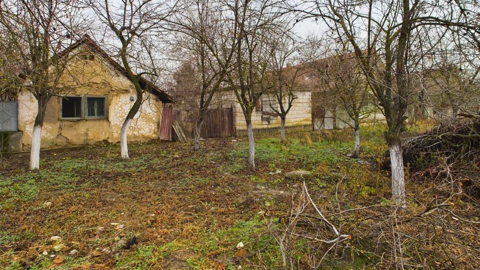 Teren cu casă demolabilă în Şuştra - Poză 2