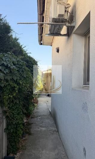 Două Case de Vânzare | Calea Bogdăneștilor |Tramvai în Fața Imobilului - Poză 9