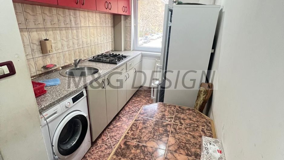 Etaj 1- Apartament  1 camera decomandat Aradului - Poză 1