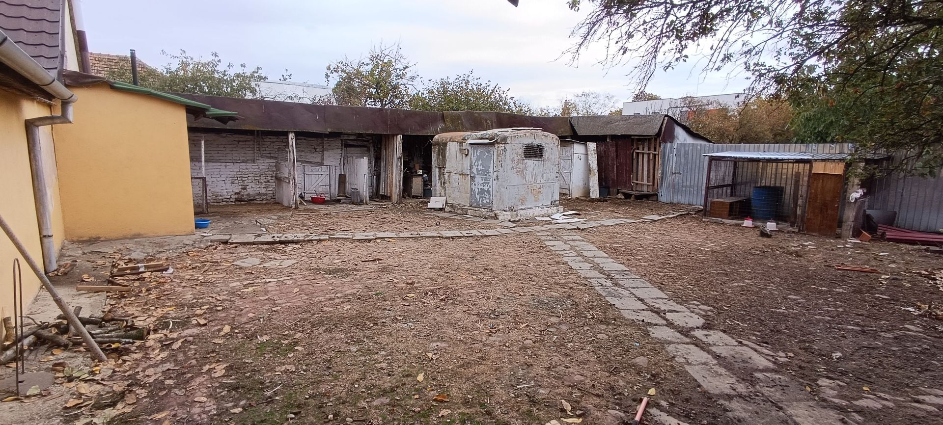 Casă spațioasă cu 4 camere , curte și teren generos în Mașloc - Poză 27