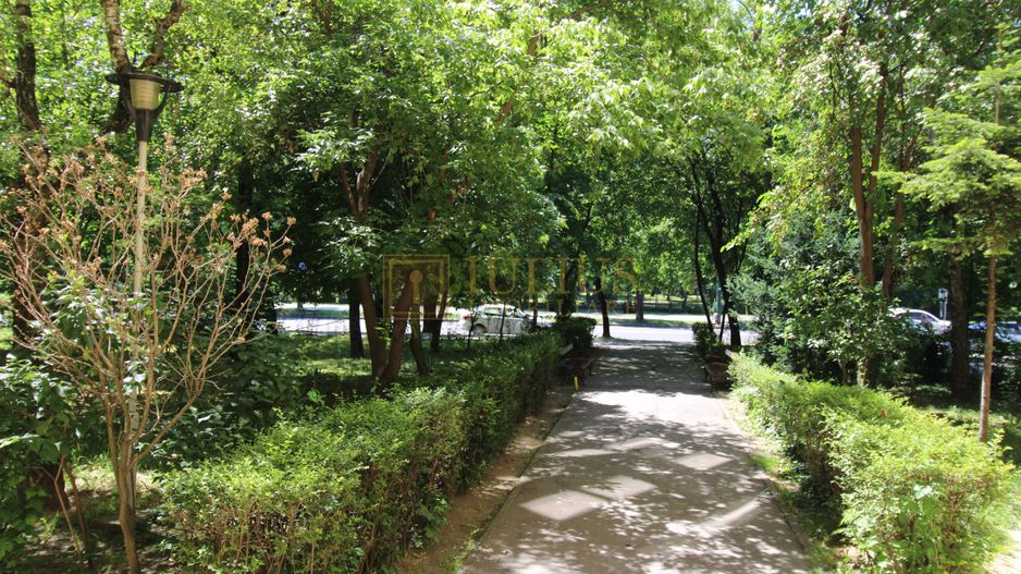 Medicina - Iulius Mall, dormitor cu pat matrimonial. - Poză 20