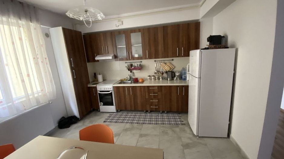 Apartament 3 camere Strada Rodnei - Poză 2