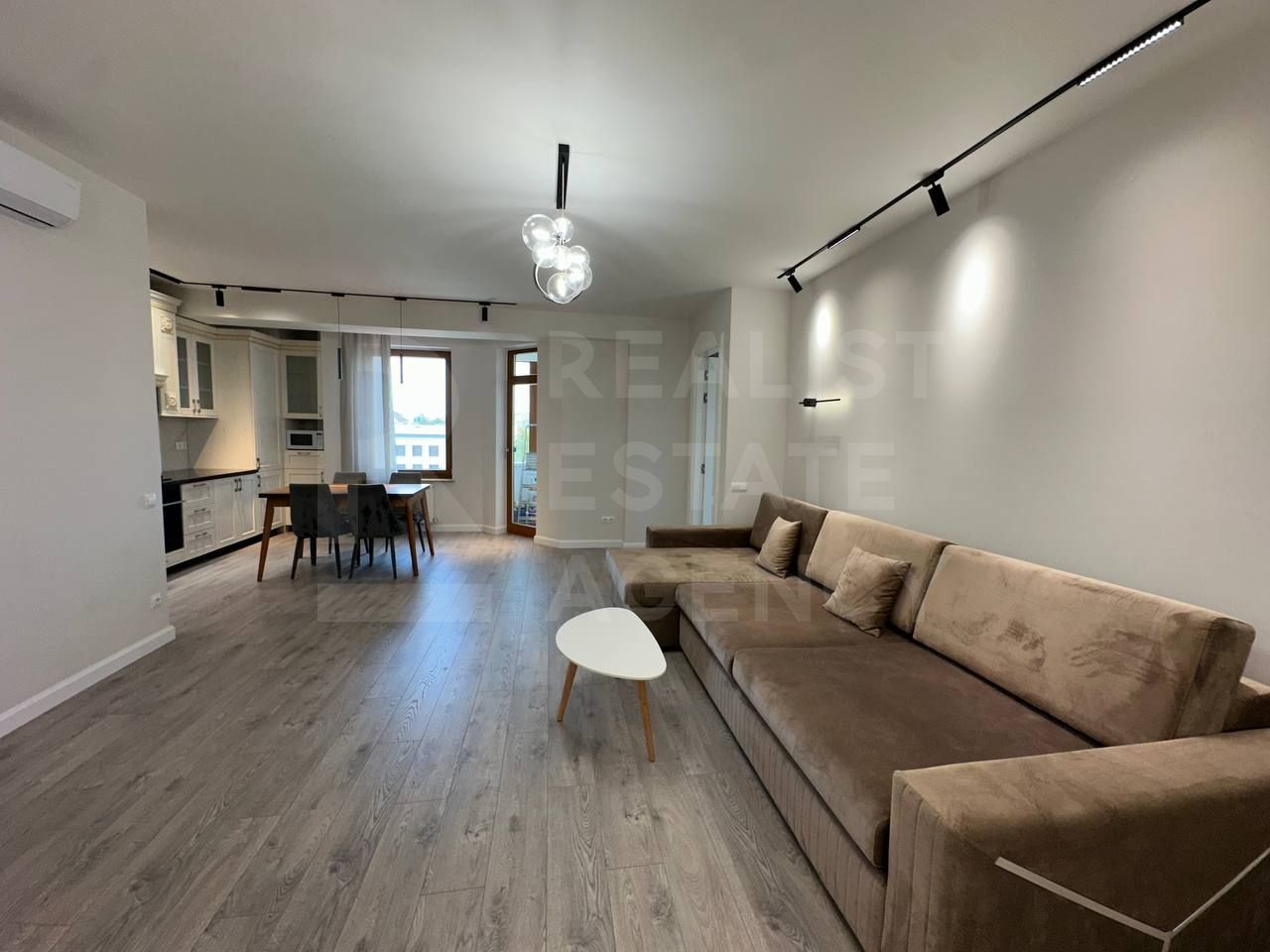 Chirie, apartament, 2 camere, str. Ştefan cel Mare şi Sfînt, Centru - Poză 2