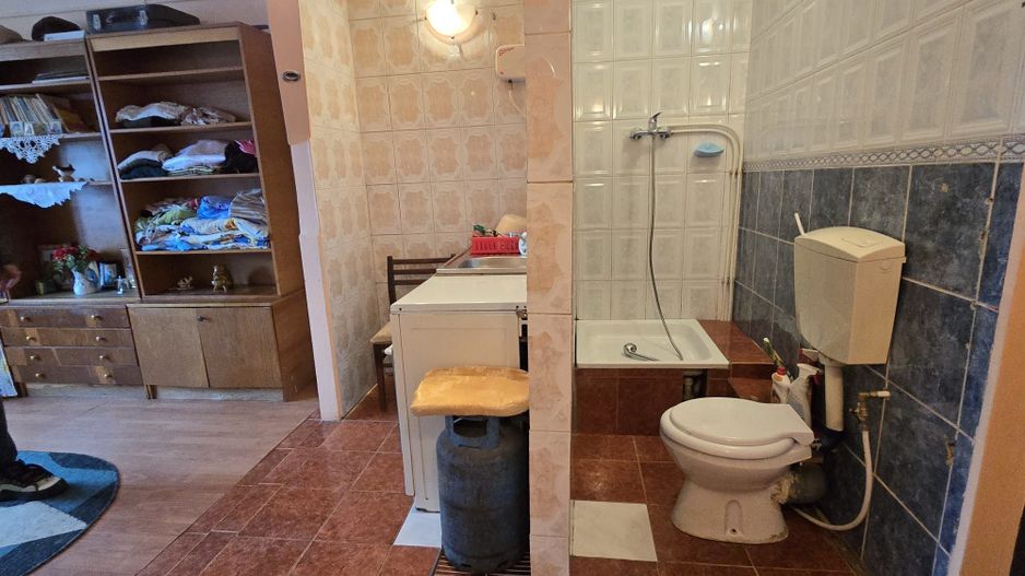 De vânzare garsonieră de buget Strada Condorilor, (uzina Aerostar). - Poză 5