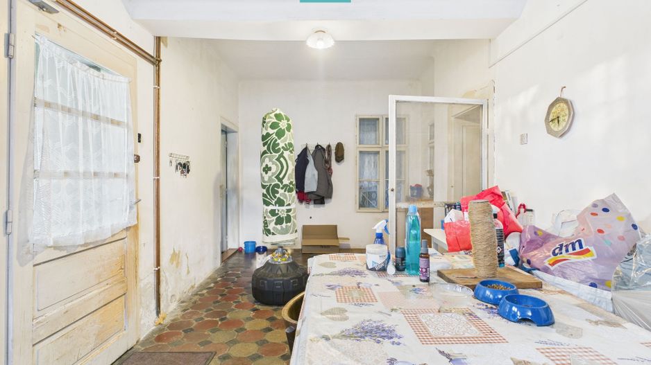 Casă cu 8 camere de renovat în Pârneava - Poză 3