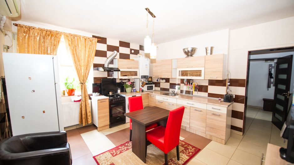 Casa Vila individuala spatioasa cu gradina de vanzare comuna Berceni - Poză 5